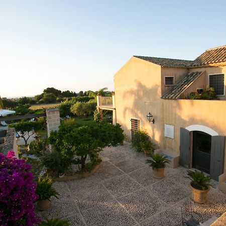 Baglio Sant'Andrea Bed & Breakfast Valderice Exterior photo