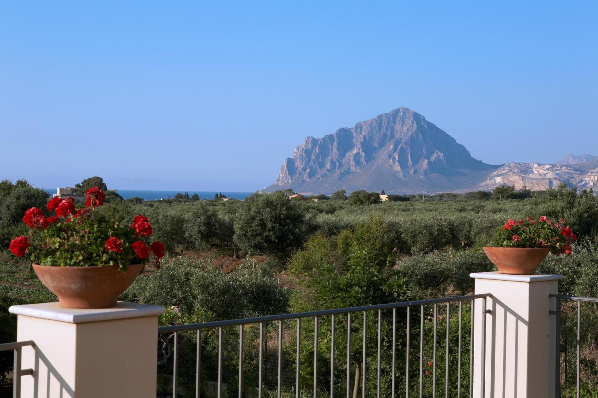 Baglio Sant'Andrea Bed & Breakfast Valderice Exterior photo