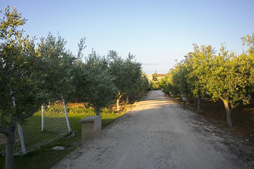 Baglio Sant'Andrea Bed & Breakfast Valderice Exterior photo