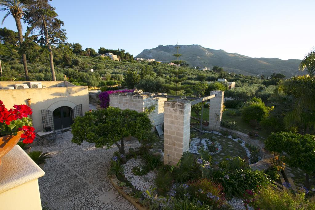 Baglio Sant'Andrea Bed & Breakfast Valderice Exterior photo