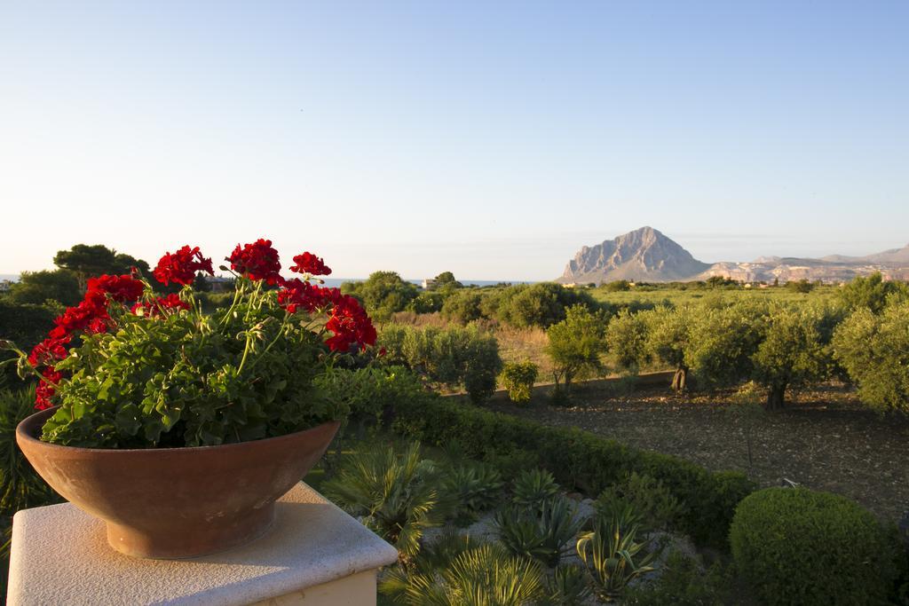 Baglio Sant'Andrea Bed & Breakfast Valderice Exterior photo
