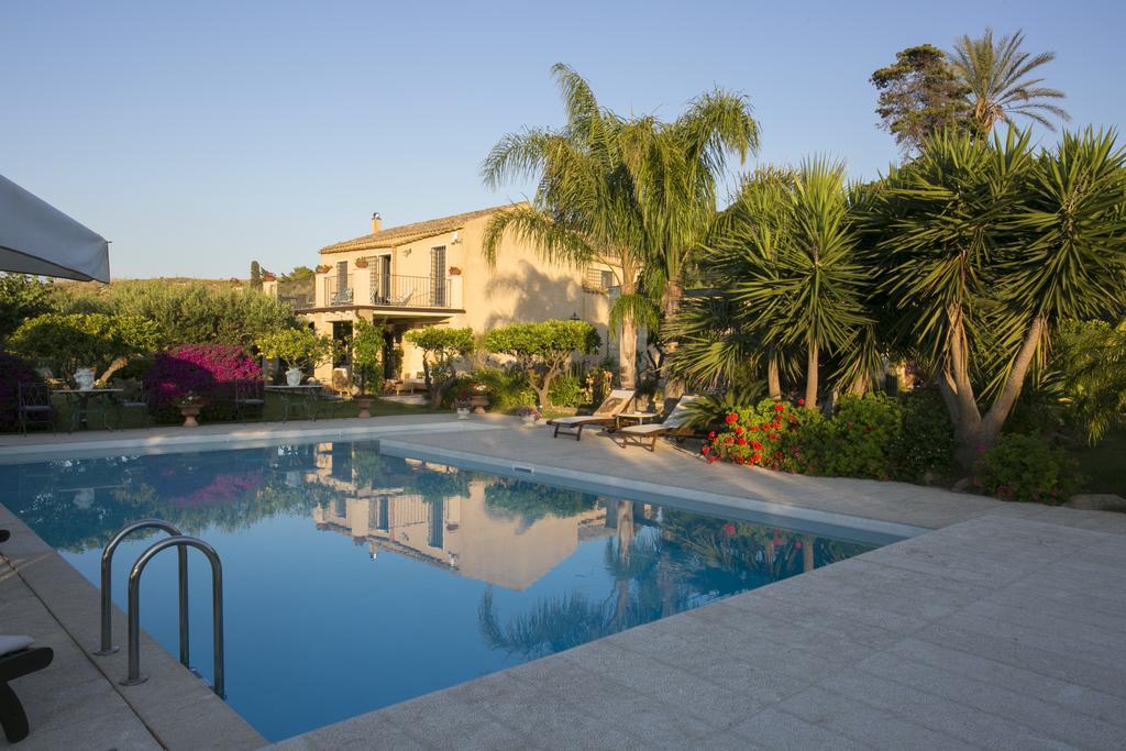 Baglio Sant'Andrea Bed & Breakfast Valderice Exterior photo